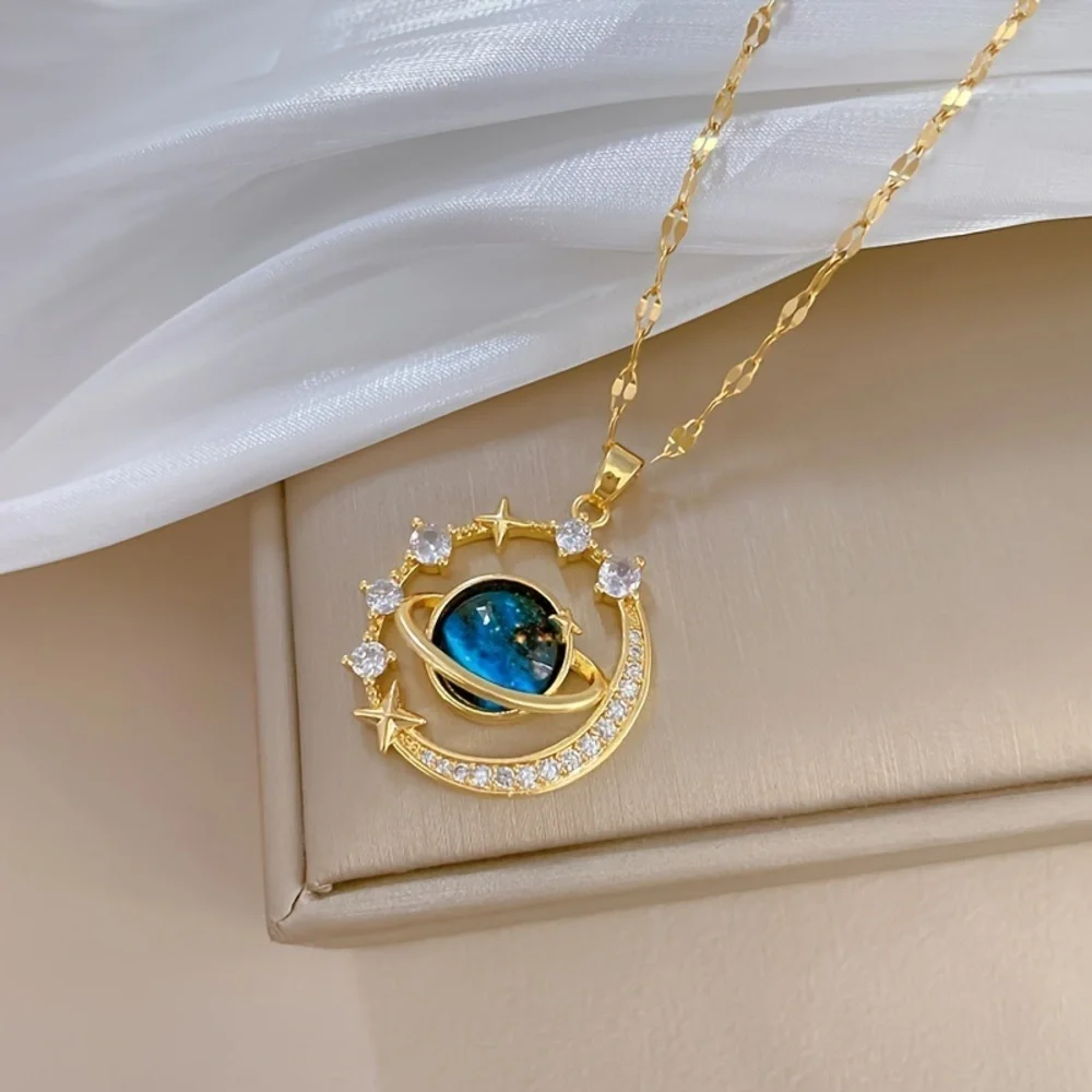 18K Gold-Plated Starry Sky & Planet Necklace: Celestial Beauty - Picture 4 of 7